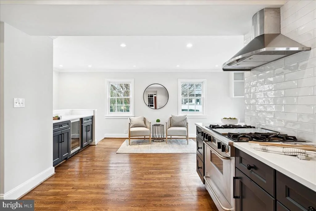 Photo of 900 ROSEMONT AVENUE