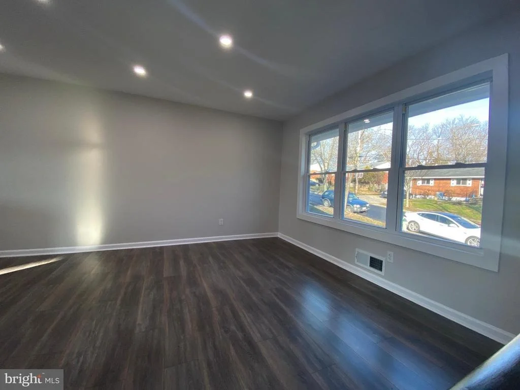 Photo of 9209 ROLLING VIEW DRIVE