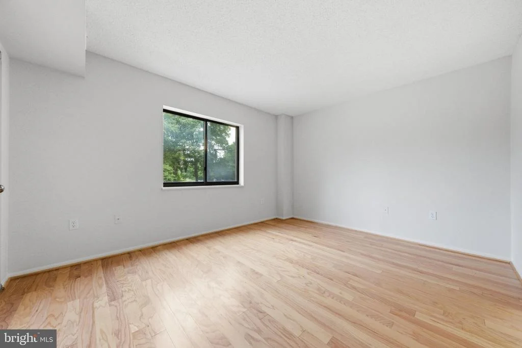 Photo of Unit 2115 at 15107 INTERLACHEN DRIVE