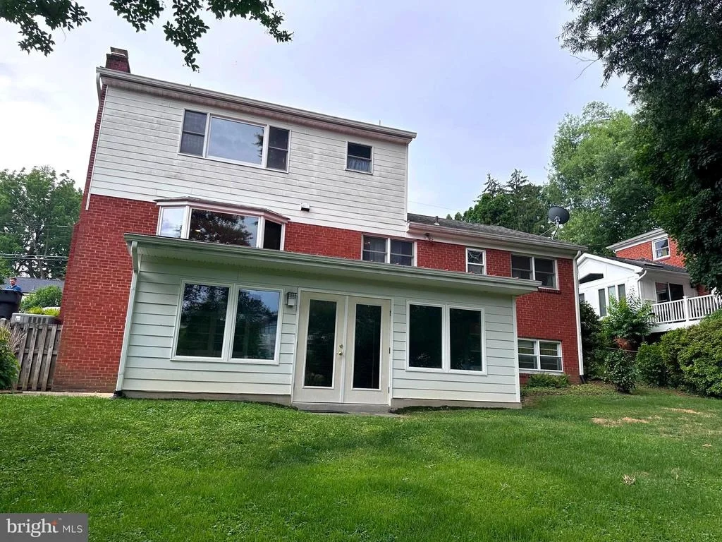 Photo of 5919 5TH ROAD N