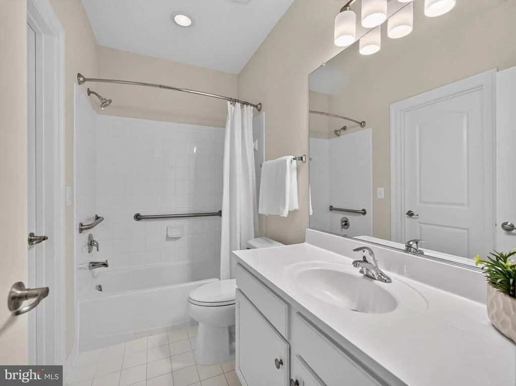 Photo of 3032 MOORE LANE