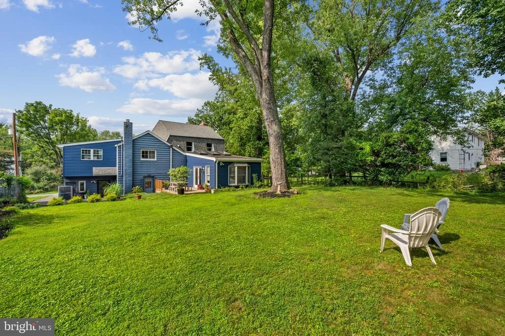 Photo of 213 PIPING ROCK DRIVE