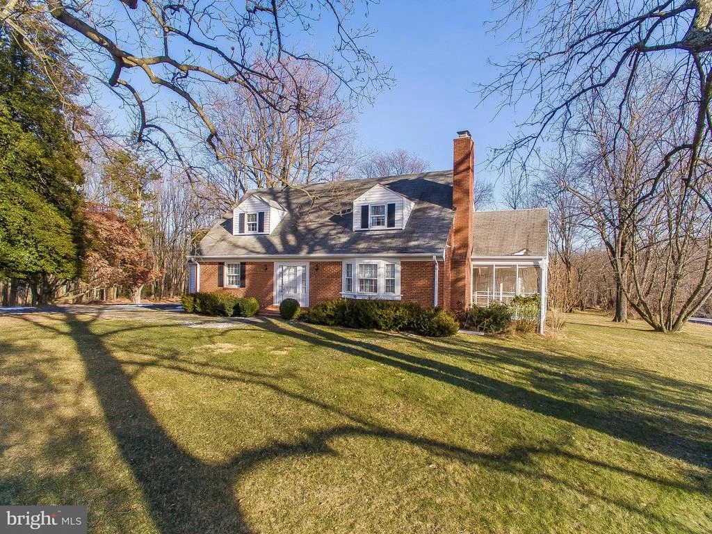 Photo of 17305 BATCHELLORS FOREST ROAD