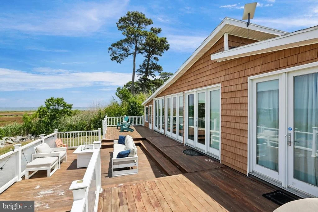 Photo of 8034 RIVERVIEW ROAD