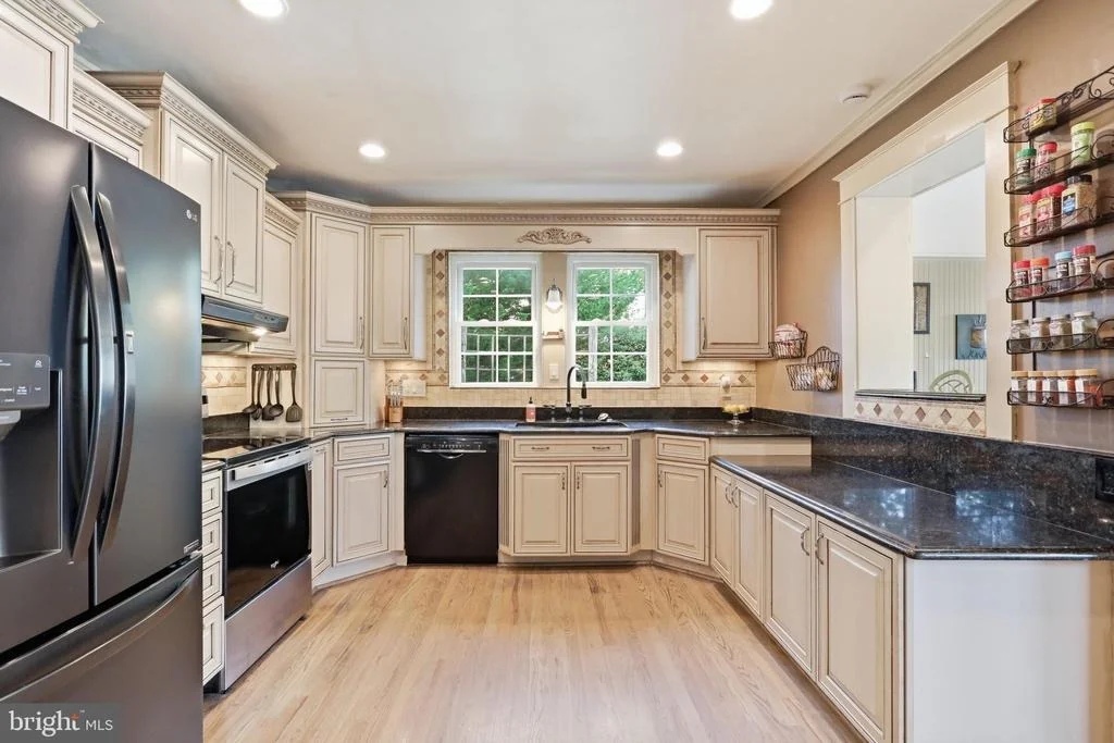 Photo of 5921 QUINN ROAD