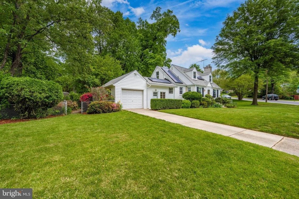 Photo of 1101 ROSWELL DRIVE
