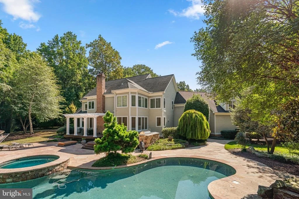 Photo of 370 EAGLE HILL ROAD