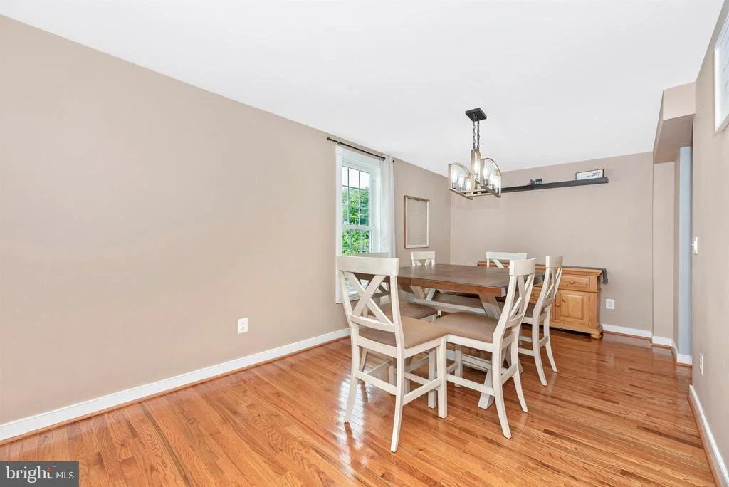 Photo of 1 E E STREET