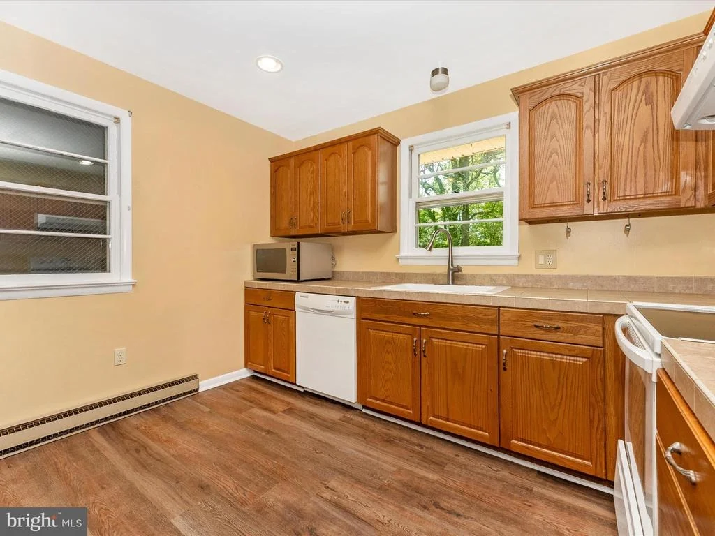 Photo of 2833 RODERICK ROAD