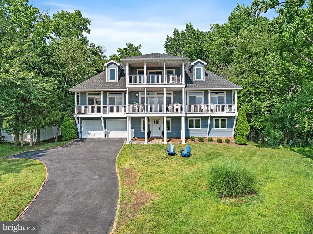 Photo of 621 HARBOR DRIVE