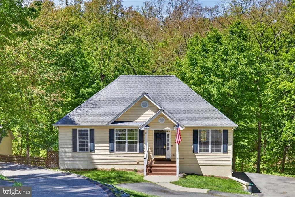 Photo of 18 CHICKASAW PLACE