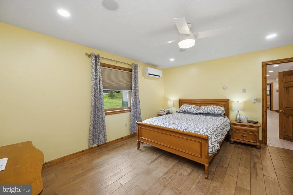 Photo of 607 PIN OAK CIRCLE