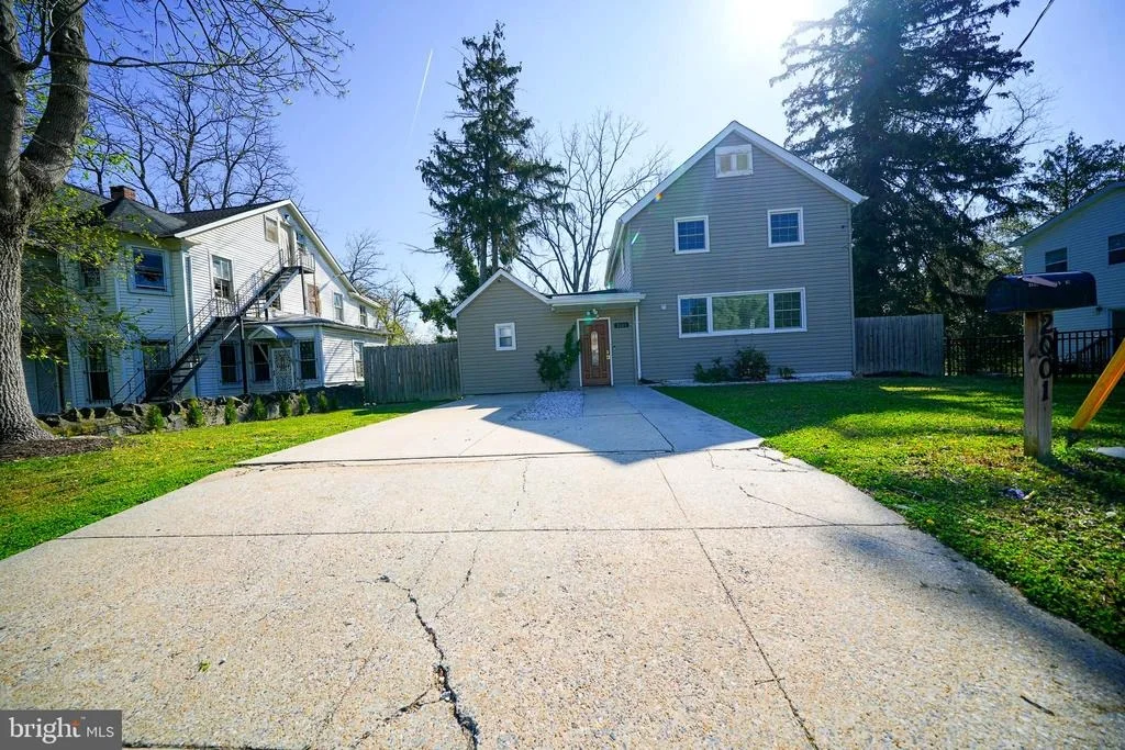 Photo of 2001 DENISON STREET