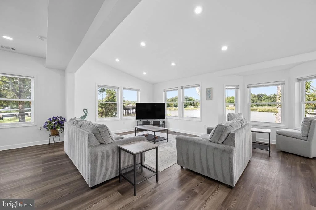 Photo of 456 DEALE ROAD