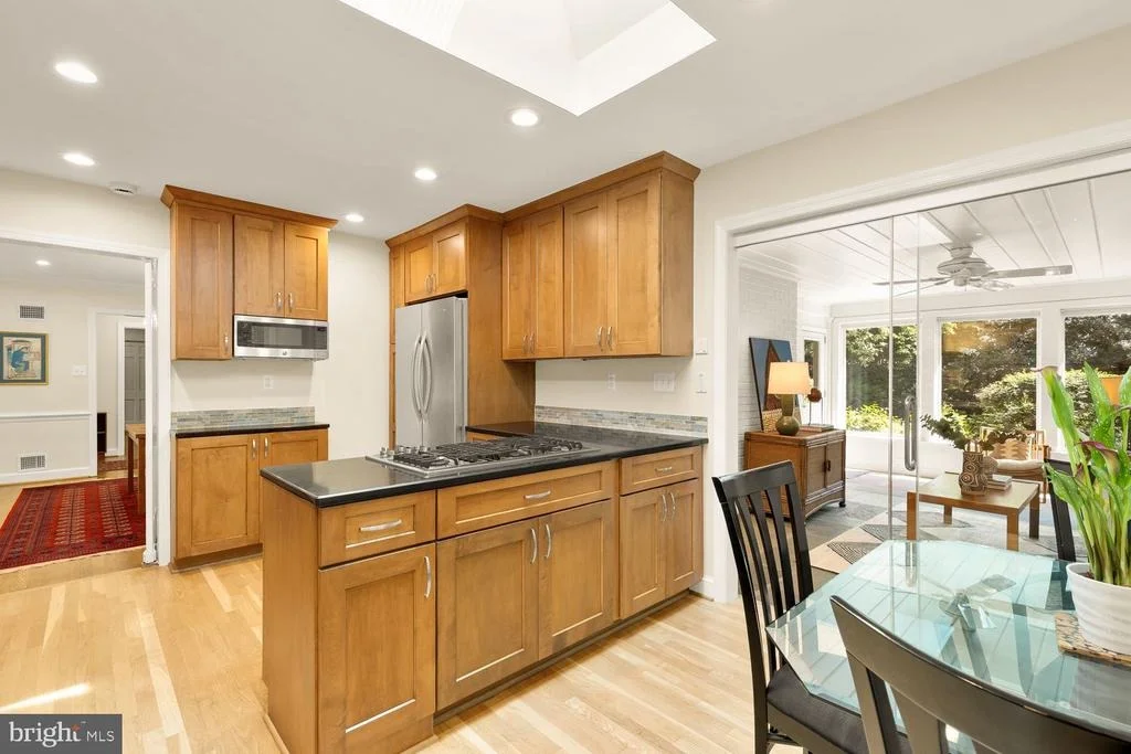 Photo of 5810 OVERLEA ROAD