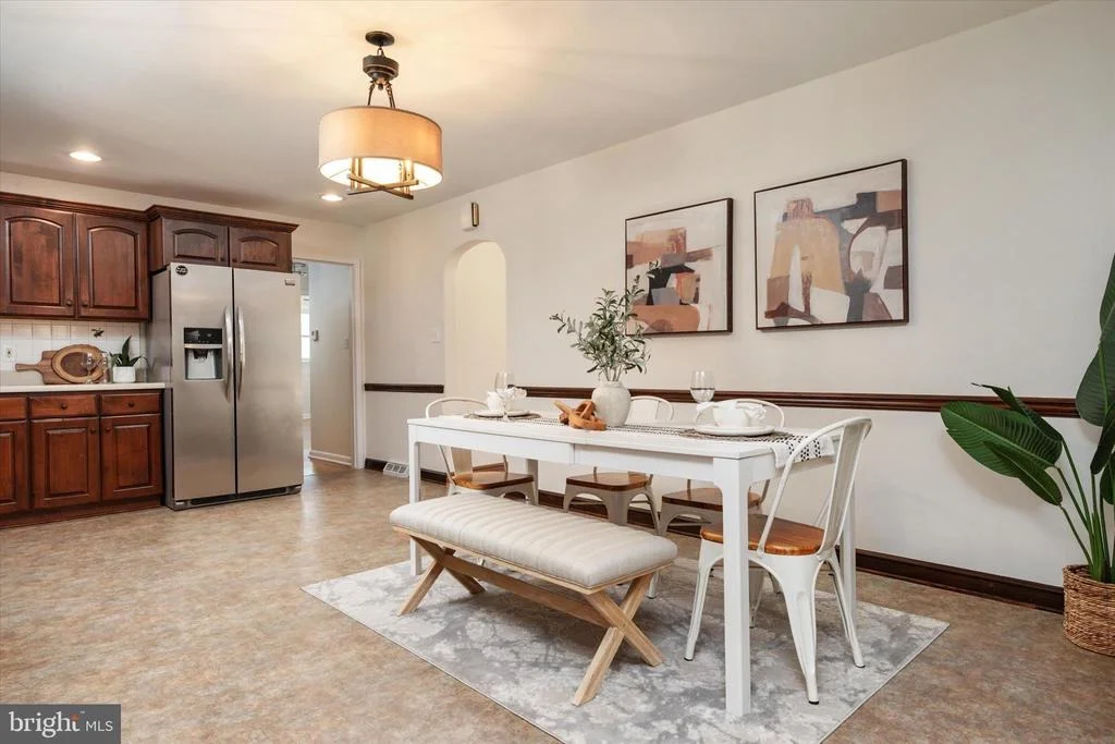 Photo of 596 FOREST VIEW ROAD