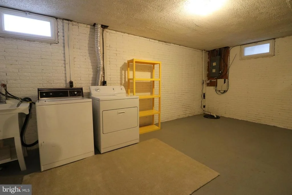 Photo of 17501 COLLIER CIRCLE