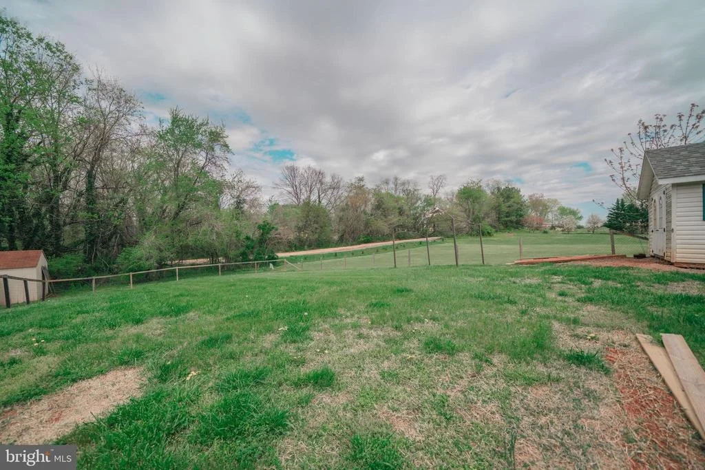 Photo of 15221 WOODCREST DRIVE