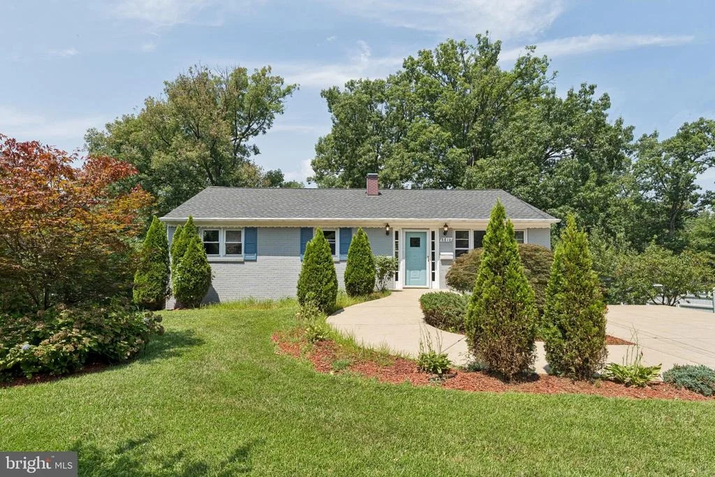 Photo of 8816 SAUNDERS LANE