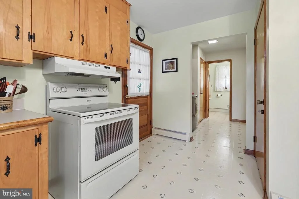 Photo of 2048 BUSTLETON ROAD