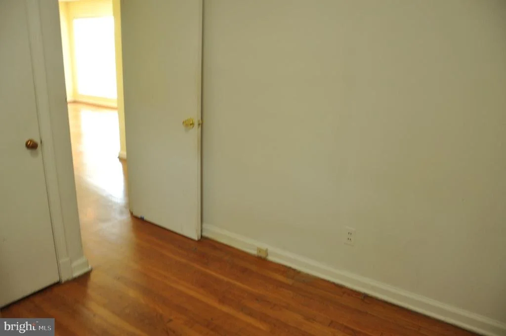 Photo of 11712 VEIRS MILL ROAD