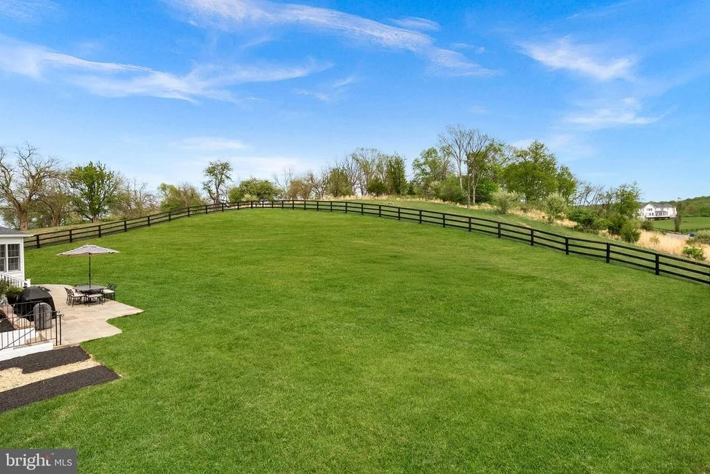 Photo of 15064 BARLOW DRIVE