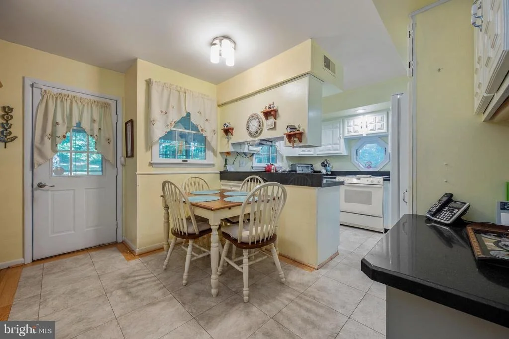Photo of 932 WESTERN CHAPEL ROAD