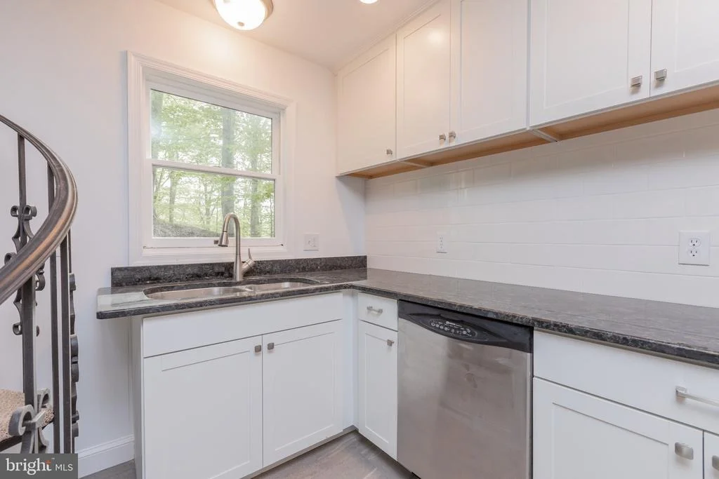 Photo of 2240 GREENVALLEY DRIVE