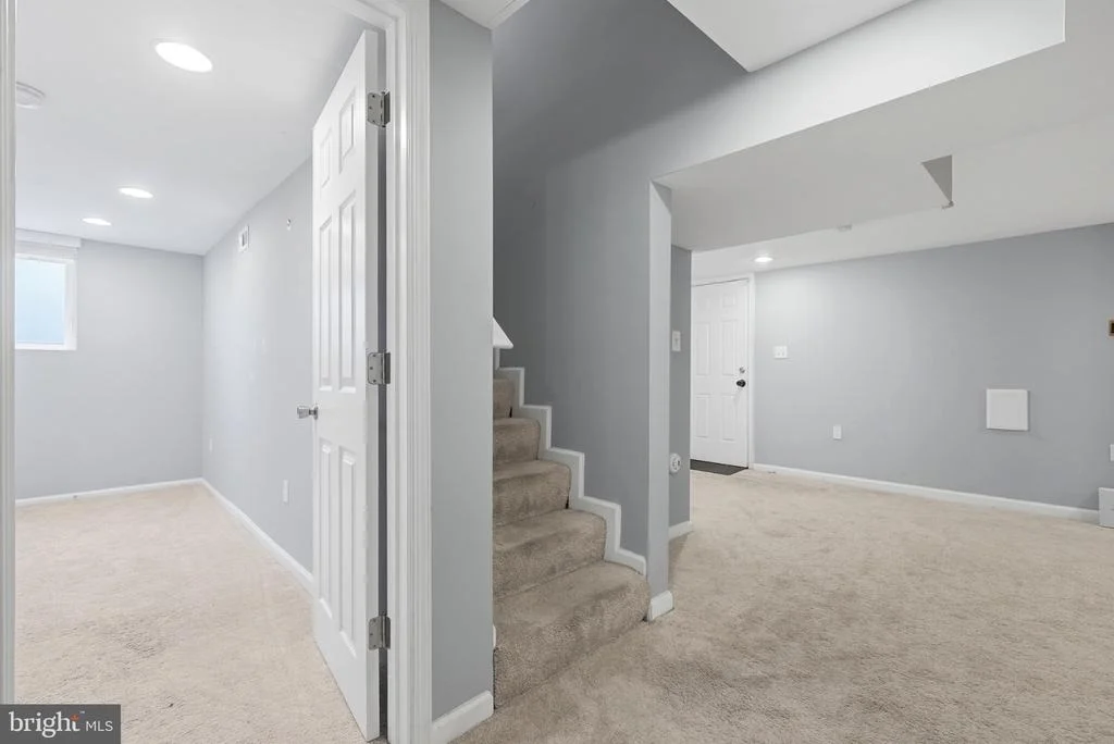 Photo of 6515 GATEWAY BOULEVARD