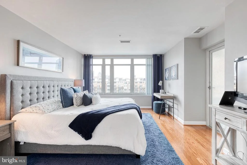 Photo of Unit 305 at 100 HARBORVIEW DRIVE