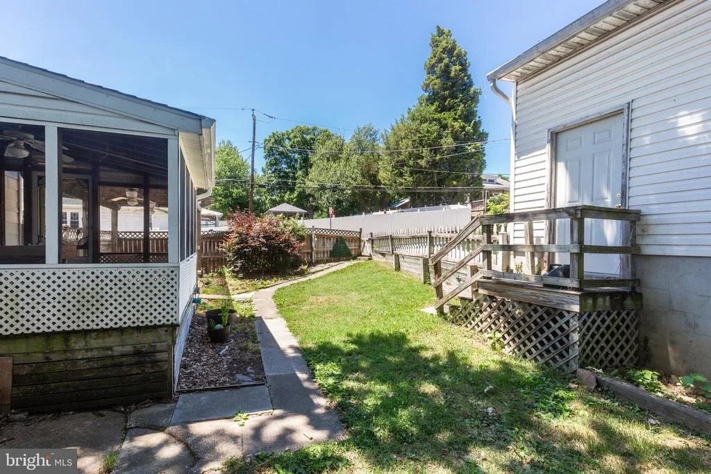 Photo of 4928 LEEDS AVENUE
