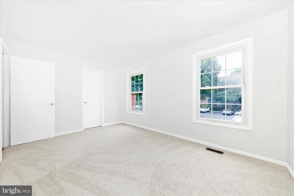 Photo of 176 STONEYBROOK COURT