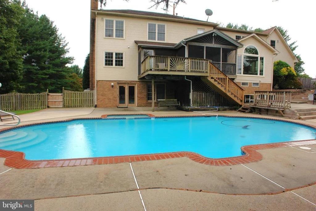Photo of 9409 THORNEDIKE DRIVE