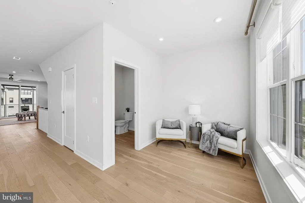 Photo of 43556 CENTERGATE DRIVE
