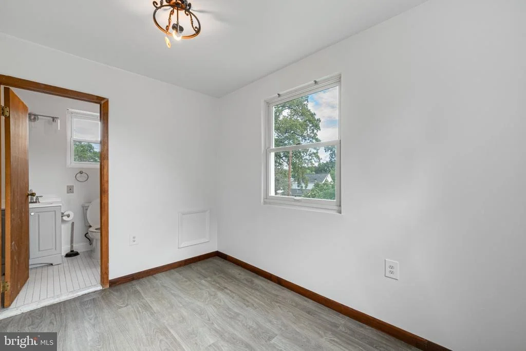 Photo of 1124 45TH PLACE SE