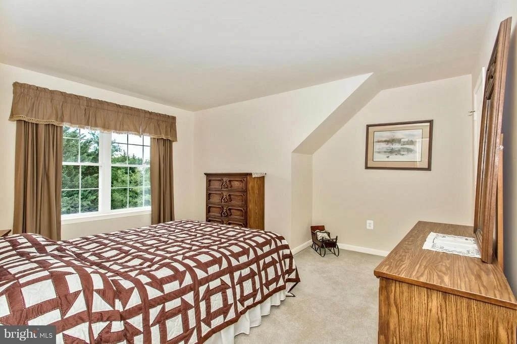 Photo of 2562 BEAR DEN ROAD