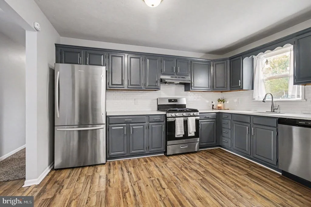 Photo of 81 LION DR.