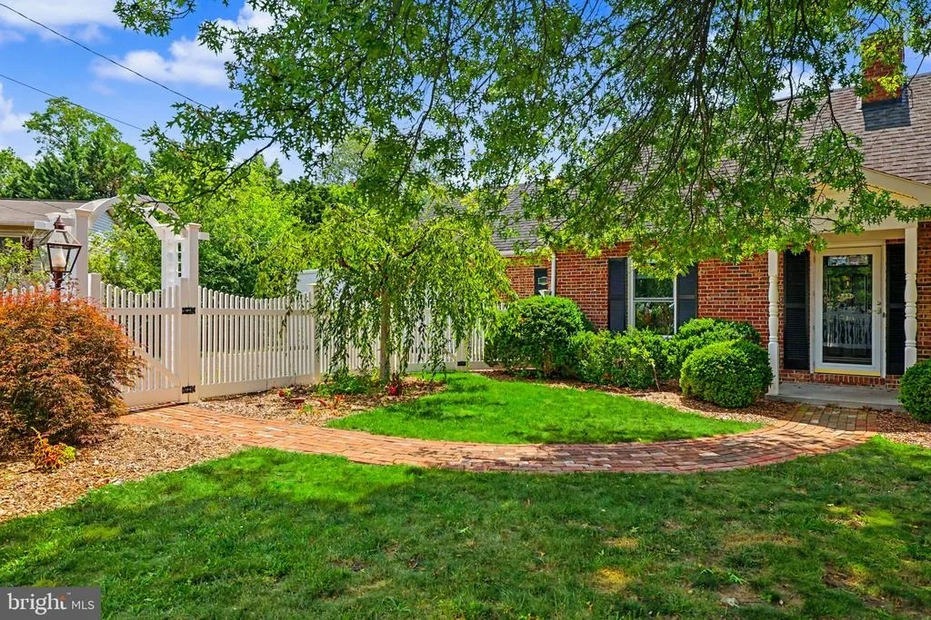 Photo of 2105 SHAWN DRIVE