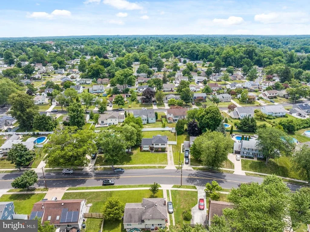 Photo of 52 LONGWOOD DRIVE