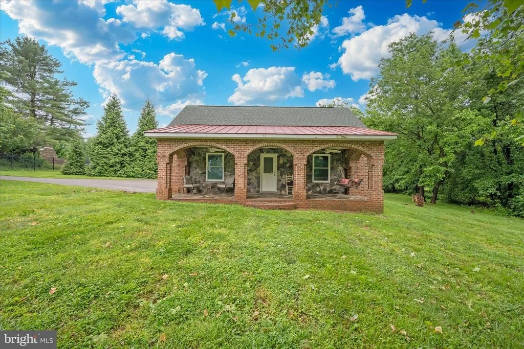 Photo of 18400 NEW CUT ROAD