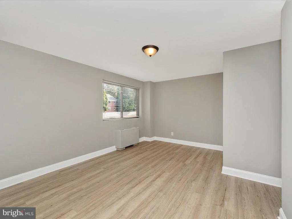 Photo of Unit 417 at 8601 MANCHESTER ROAD