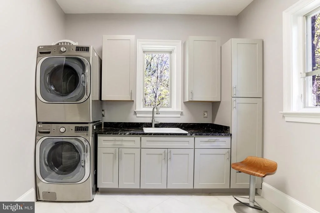 Photo of 658 LIVE OAK DRIVE