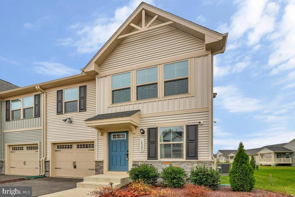 Photo of 14380 LONGHOUSE LOOP