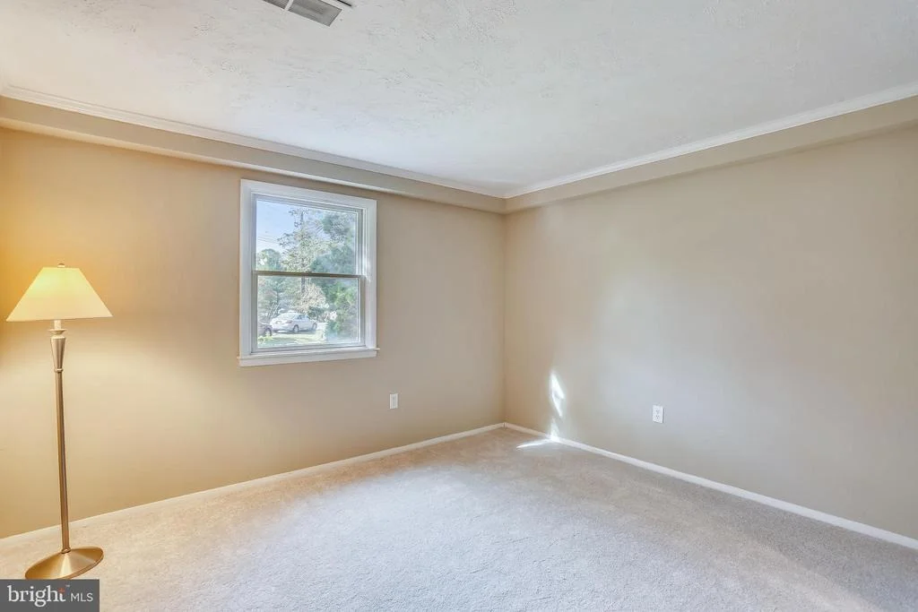 Photo of 19005 PLUMMER DRIVE