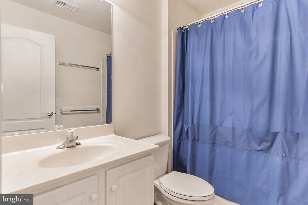 Photo of Unit 4 at 702 EMERALD WAY