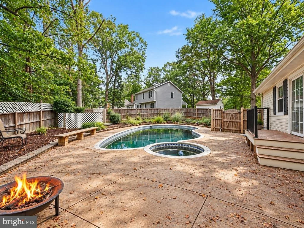 Photo of 211 MIDSHIPMAN CIRCLE