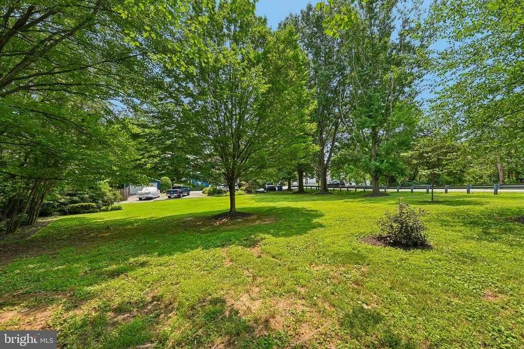 Photo of 20925 CLARKSBURG ROAD