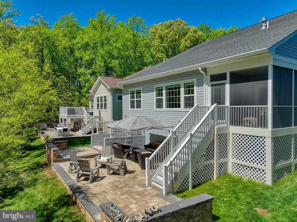 Photo of 18117 WEAVERS MILL LANE