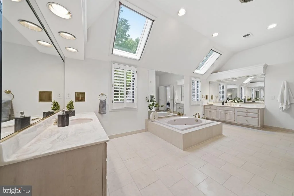 Photo of 9801 BENTCROSS DRIVE