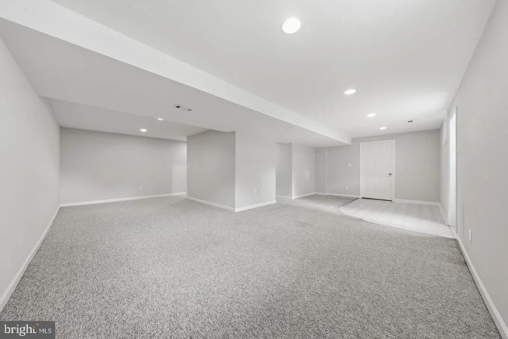 Photo of 6303 IVERSON TERRACE N